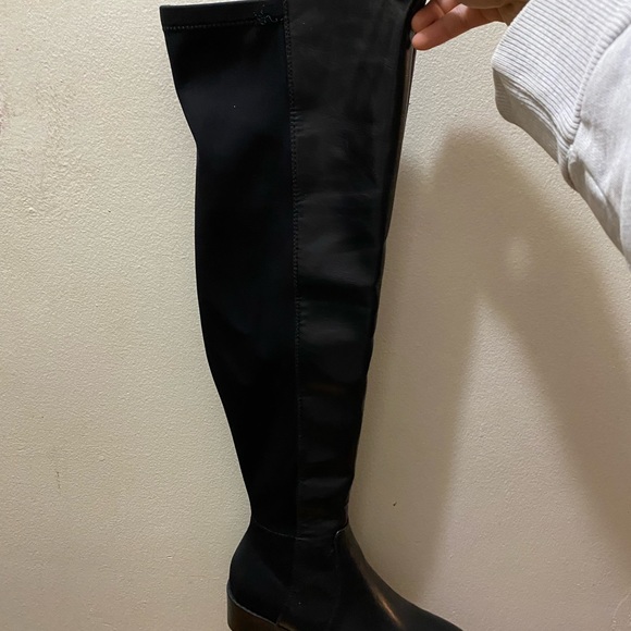 Over the knee boots - Picture 3 of 11